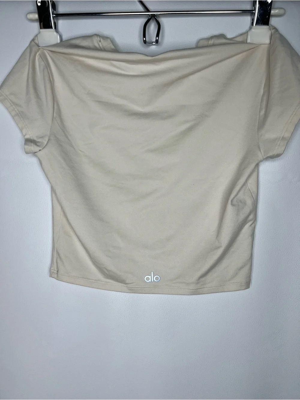 ALO Yoga Cream Short Sleeve Crop Top